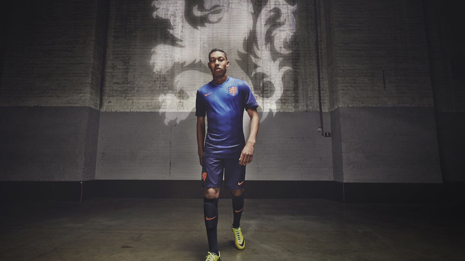 开云app下载-战术奏效！姆巴佩双翼齐飞压制哈兰德整场无力还手！战术奏效！姆巴佩双翼齐飞压制哈兰德整场无力还手！